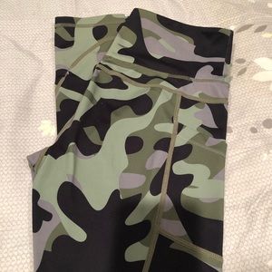 🔆🔆Zyia Camo Leggings🔆🔆